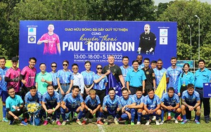 Huyền thoại đội tuyển Anh Paul Robinson phấn khích tại Việt Nam