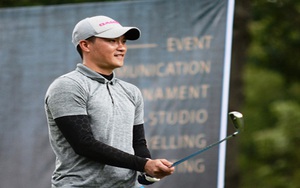 Sau sa thải đồng đội cũ, Công Vinh giải tỏa căng thẳng trên sân golf