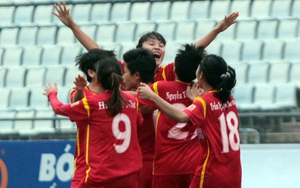 Cô trò Kim Chi làm nên lịch sử với hat-trick VĐQG