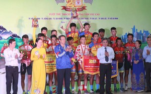 Hơn đối thủ 2 giây, Thanh Điền có Áo vàng giải xe đạp Nam Kỳ khởi nghĩa 2017