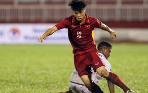 Công Phượng 'cảm thấy ấm lòng' khi CĐV đội mưa cổ vũ đội nhà