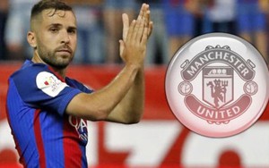 Ngó lơ Shaw, Mourinho tính cuỗm công thần của Barcelona