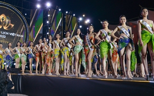 Dàn thí sinh Hoa hậu Du lịch Việt Nam khoe dáng nóng bỏng với bikini trong đêm thi 'Người đẹp biển'