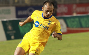 Trọng Hoàng trở lại sân cỏ, tiết lộ điều thú vị về HLV Park Hang-seo