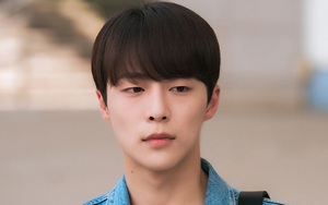 Tình huống éo le của nam chính phim Cheer Up