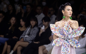 Siêu mẫu Anh Thư 'gây thương nhớ' khi hóa 'nàng thơ' diễn BST mới của Hoàng Quyên