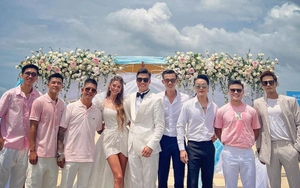 Thủ môn Bùi Tiến Dũng bất ngờ làm đám cưới với người mẫu Ukraine xinh đẹp