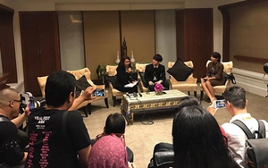 Viral Fest Asia 2017: Sơn Tùng M-TP tự tin trả lời báo giới tại Thái Lan