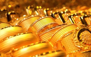 Giá vàng thế giới chạm mức cao của bảy tuần