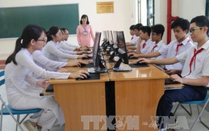 Phó Thủ tướng Vũ Đức Đam 'tuýt còi' các trường lạm thu đầu năm học