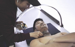 ‘Lôi Báo’ tung clip cảnh cắt đổi đầu rùng rợn của Cường Seven trong phim