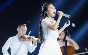 Xem ‘Giọng hát Việt nhí’ tập 13: Hit ‘Em gái mưa’ phiên bản tình mẹ con lên sóng