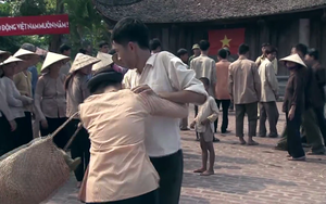 ‘Thương nhớ ở ai’ tập 22: Trai làng Đông đi bộ đội, Hạnh cầu xin được phụng dưỡng bố mẹ chồng