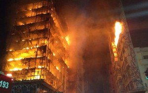 Sập nhà 26 tầng do hỏa hoạn