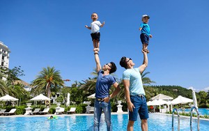 Chùm ảnh: Quốc Cơ - Quốc Nghiệp 'diễn xiếc' với con trai khi đi du lịch