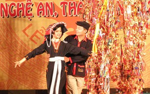 2.000 nghệ nhân, nghệ sĩ bảo tồn, phát huy bản sắc văn hóa các dân tộc miền Trung