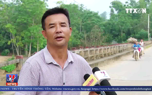 VIDEO: Mưa lũ cuốn trôi 2 cây cầu tại Phú Thọ