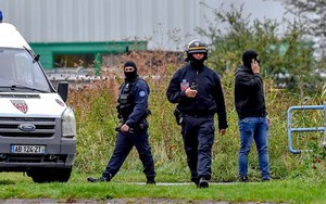 Tình báo Pháp bắt 6 đối tượng lên kế hoạch tấn công Tổng thống Macron