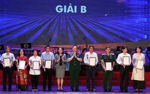 Trao giải văn học nghệ thuật, báo chí của Bộ Quốc phòng giai đoạn 2014-2019 tại khu vực phía Nam