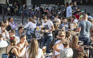 Dịch COVID-19 ngày 15/6: Lo ngại làn sóng dịch bệnh thứ hai khi tổng số ca mắc trên toàn cầu đã vượt 8 triệu người