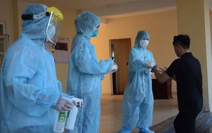 Nam phi công người Anh đã tự thở được 3 ngày, giao tiếp tốt bằng lời nói