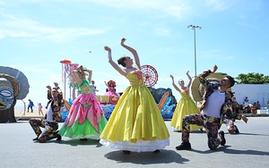 Carnival đường phố sôi động mở màn Lễ hội du lịch biển Sầm Sơn 2020