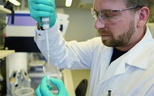 Dịch COVID-19: Nga bắt đầu thử nghiệm loại vaccine thứ hai trong tuần này