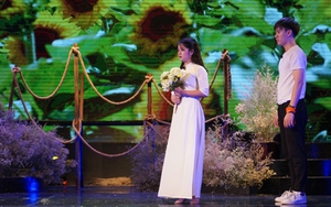 Biểu diễn nhạc kịch 'Trại hoa vàng' định hướng nghề nghiệp cho giới trẻ