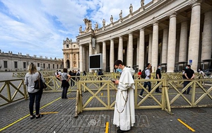 Một số thành viên Đội Cận vệ của Tòa thánh Vatican mắc COVID-19