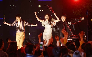 Chùm ảnh: Những khoảnh khắc ấn tượng tại 'Vũ khúc ánh sáng' chào năm mới 2021