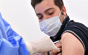 Dịch Covid-19: Italy chạm mức 600.000 lượt tiêm chủng mỗi ngày