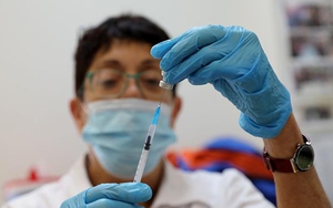 Israel công bố sáng kiến tiêm vaccine ngừa Covid-19 lưu động tại bãi biển