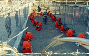 Tù nhân đầu tiên được chuyển khỏi nhà tù Guantanamo thời Tổng thống Mỹ Joe Biden