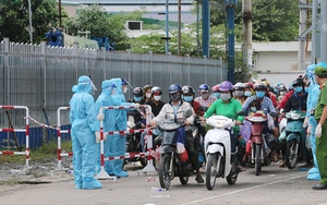 An Giang, Bến Tre: Người dân vẫn tiếp tục nối đuôi nhau tự phát về quê