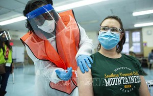 Tòa án liên bang Mỹ bác quy định bắt buộc người lao động tiêm vaccine ngừa Covid-19