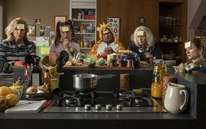 'Bố là con gái mẹ tôi': Siêu phẩm hài Pháp sẵn sàng làm bùng nổ rạp Việt