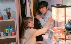 Bị chê 'lố' và phi lý, vì sao 'Hẹn hò chốn công sở' vẫn lập kỷ lục rating?