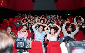 Lý Nhã Kỳ đang kiểm tra thông tin kịch bản 'Kẻ thứ ba' giống 99% tiểu thuyết của nhà văn Pháp Guillaume Musso