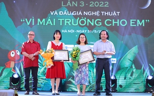 Đấu giá nghệ thuật 'Vì mái trường cho em': Họa sĩ Thành Chương 'chốt' chiếc đồng hồ Thụy Sỹ
