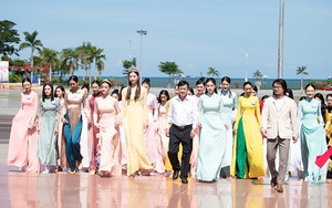 Thí sinh Miss World Vietnam 2022 dâng hương tại nghĩa trang liệt sĩ thành phố Quy Nhơn