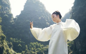 'Hoa không hương' của K-ICM và Văn Mai Hương: Dịu dàng và sâu lắng!