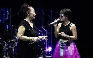 'Nữ hoàng nhạc Jazz' Tuyết Loan bối rối khi hát hit của Uyên Linh