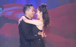 Đã từ lâu không nghĩ đến đám cưới, Khánh Thi vẫn rơi nước mắt khi Phan Hiển cầu hôn