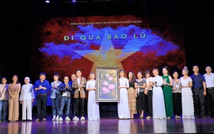 Đêm nhạc 'Đi qua bão lũ' góp 300 triệu đồng ủng hộ đồng bào miền Trung