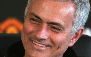 Mourinho quá giàu kinh nghiệm, đoán trước Fellaini bị đuổi và phản ứng cực nhanh