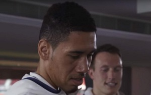 SỐC: Smalling tự xếp mình vào đội hình vĩ đại nhất mọi thời đại của Man United