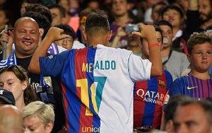 Chiếc áo ghép Messi và Ronaldo xuất hiện ở 'Kinh điển' và gây sốt