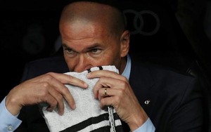 Thua Betis, Zidane kêu: 'Bóng không chịu vào lưới'. Casemiro: 'Real quá đen đủi'