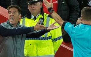 Berizzo bị đuổi vì 'câu giờ' giúp... Liverpool, Klopp tạo điều kiện cho... Sevilla gỡ hòa