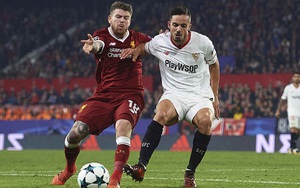Hậu vệ của Liverpool bị mắng là 'ngây thơ và ngu ngốc' trong trận hòa điên rồ với Sevilla